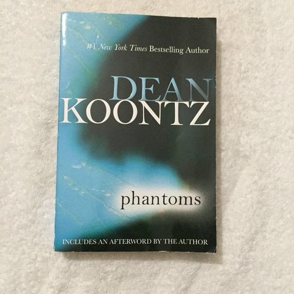 Other - Phantoms - Paperback Book